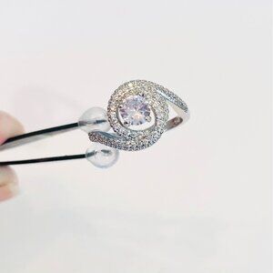 Sterling Silver Ring With Moissanite & CZ Accents Size 8.5 Elegant Design New